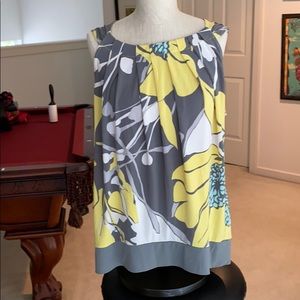 New York & Co sleeveless blouse - size large